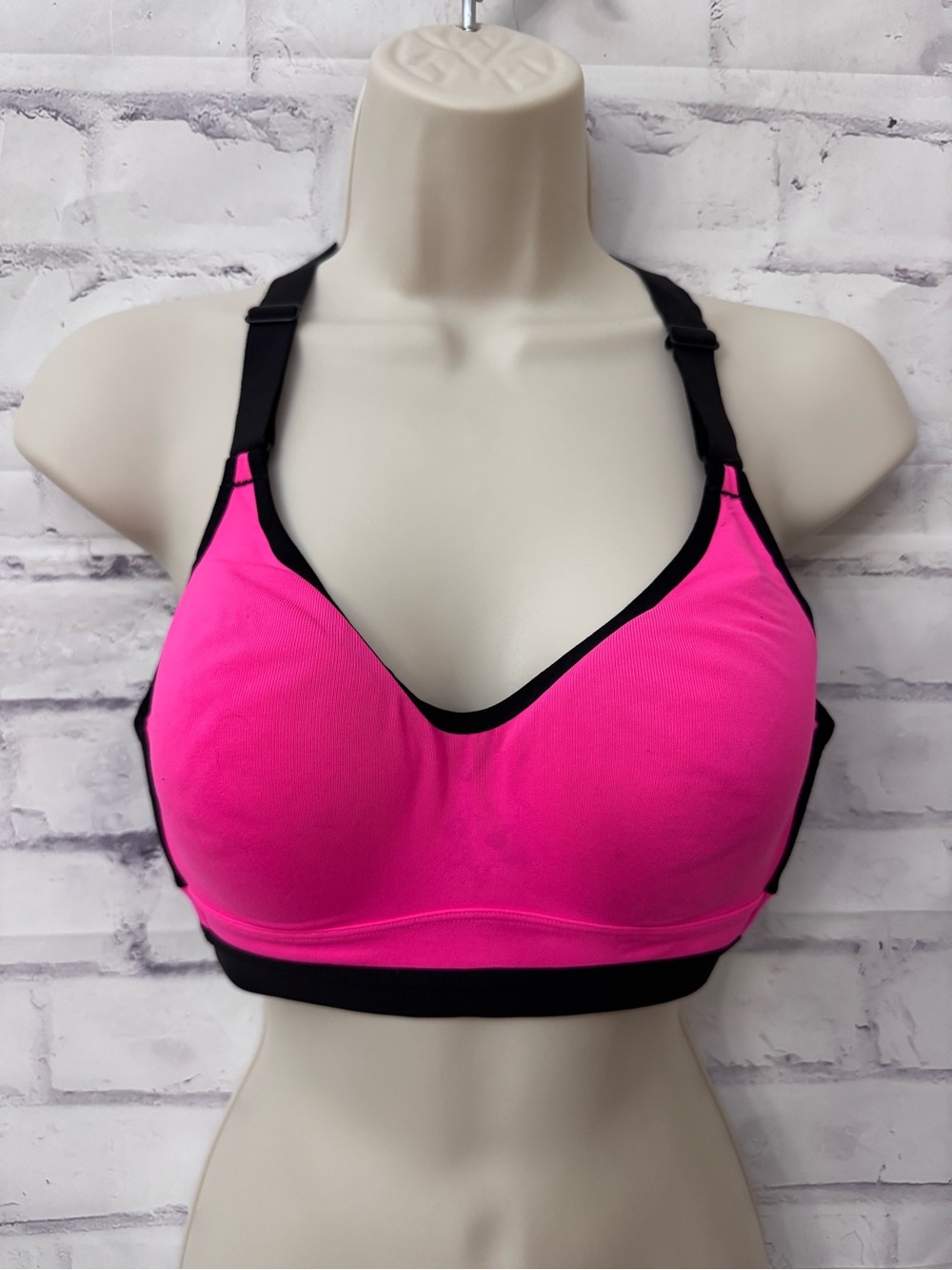 Victoria’s Secret Victoria Sport The Incredible Sports Bra Size 34B Pink Stained